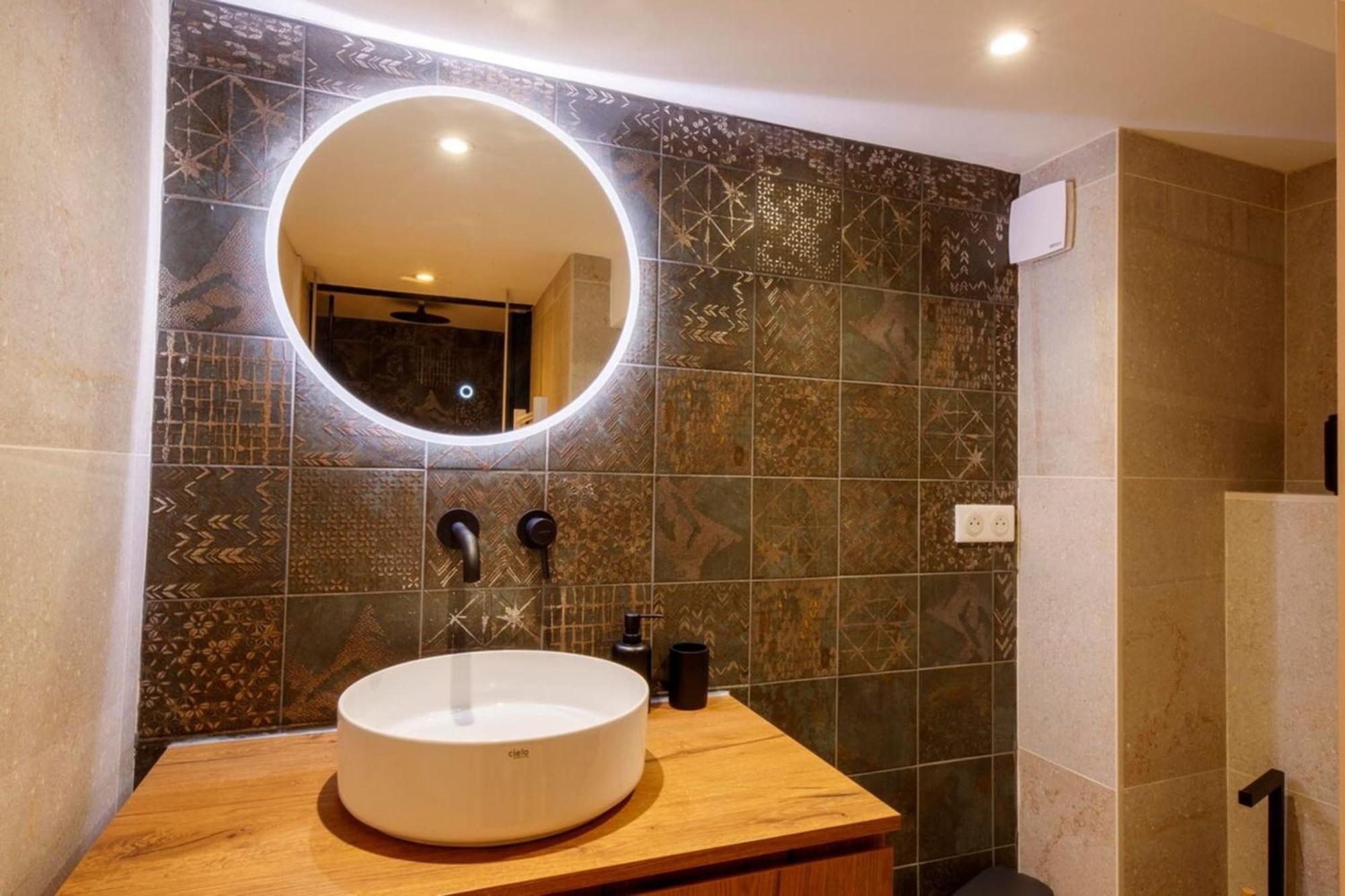 06A2 - Heart Of Old Nice Beautiful Renovated Apartment Buitenkant foto